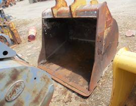 18 - BKT-2369 - Caterpillar