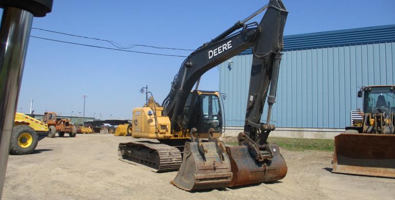 JOHN DEERE, 225D LC, 2012
